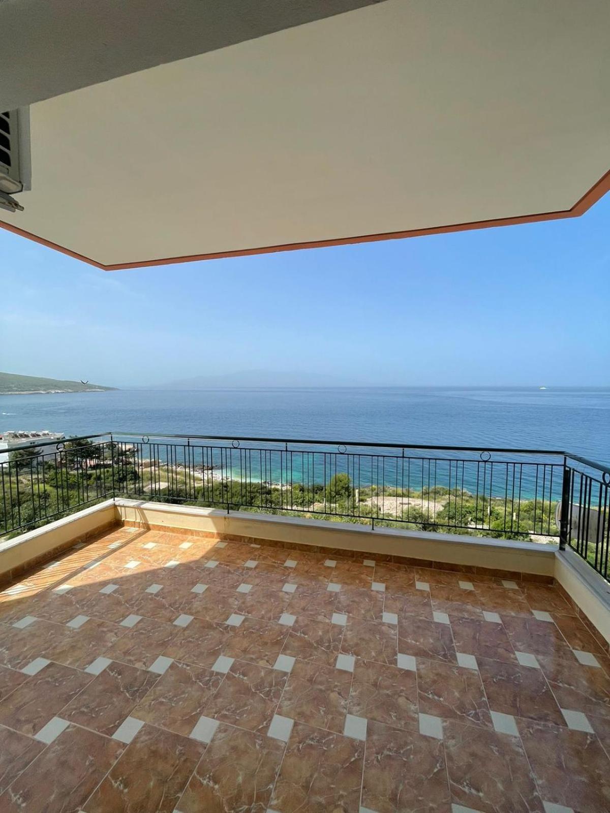 Lovely 3-Bedroom Apartment Rei Sarandë Exterior foto